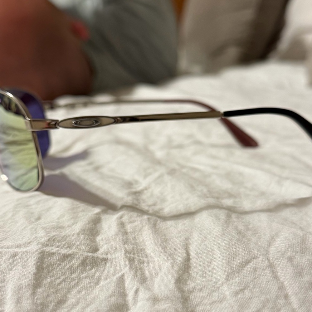 Women’s Oakley “Given” Aviator Polarized Sunglasses